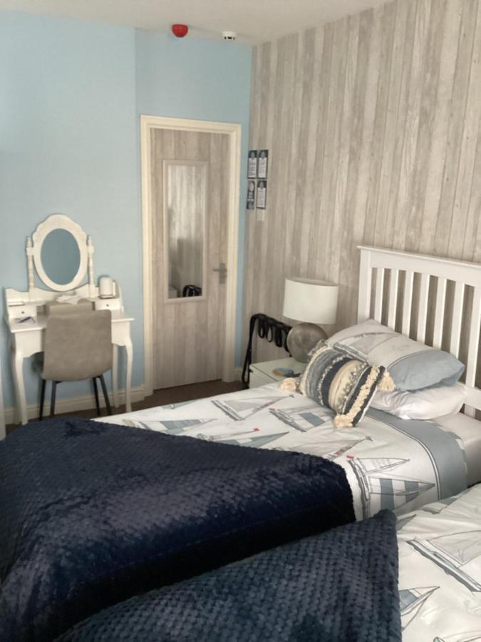 ブラックプール By The Seaside Bed & Breakfast エクステリア 写真